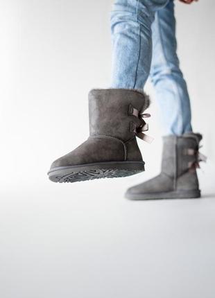 ❄️зимові жіночі уггі❄️ugg bailey bow grey, сірі шкіряні угі, чоботи зима.7 фото