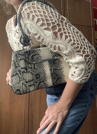Женская серая сумка fiorelli, сумка багет, имитация питона, состояние новой6 фото