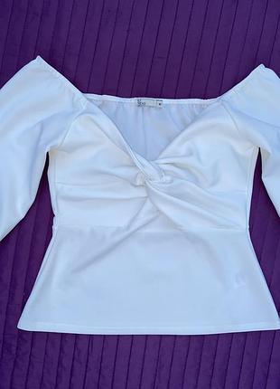 Блузка з відкритим декольте роз.м