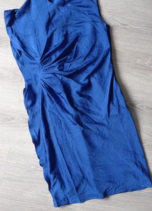 Шикарное легкое синее платье футляр с рюшами