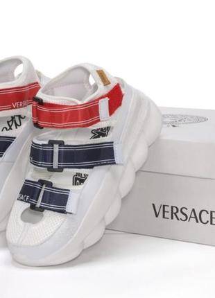 Женские босоножки в стиле versace