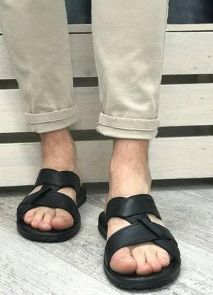 Стильні чоловічі шльопанці чорні шкіряні/шкіра - чоловіче взуття на літо2 фото