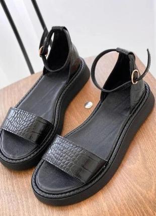 Босоніжки натуральна шкіра.