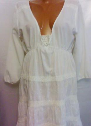 Нежная стильная туника с шитьем и кружевом