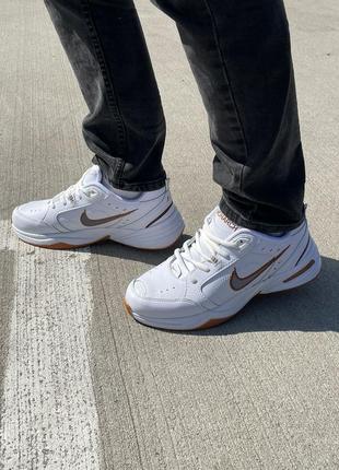 Чоловічі кросівки nike air monarch