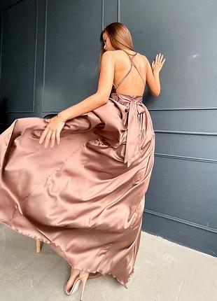 Роскошное шёлковое длинное платье расклешенное с открытой спиной вечернее зелёное красное синее бежевое малиновое чёрное белое сиреневое розовое