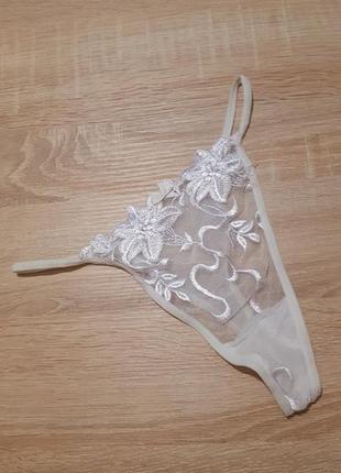 Кружевные стринги высокая посадка