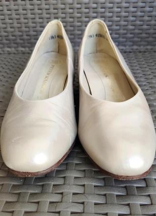 Кожаные туфли peter kaiser золотистые в размере 38-39. 5/1.2.5 фото