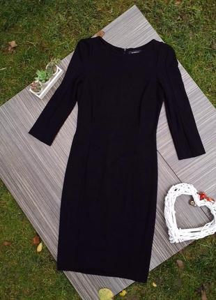 Чёрное классическое платье от hallhuber