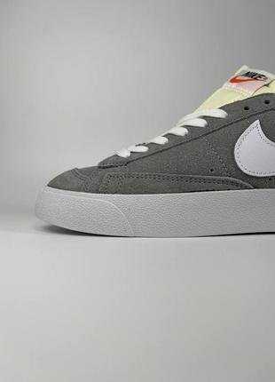 Женские кроссовки популярные серые кожа замша nike blazer4 фото