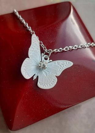 Бабочка чокер подвес белая серебр цепоч ланцю нежн лето красив украшен на шею