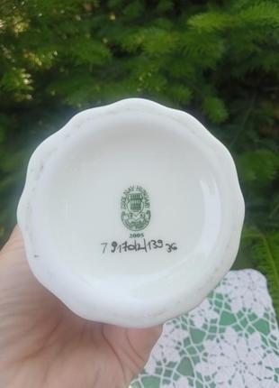 Продам фарфоровую ваза , цветы на вазе расписаны вручную