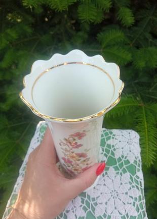 Продам фарфоровую ваза , цветы на вазе расписаны вручную