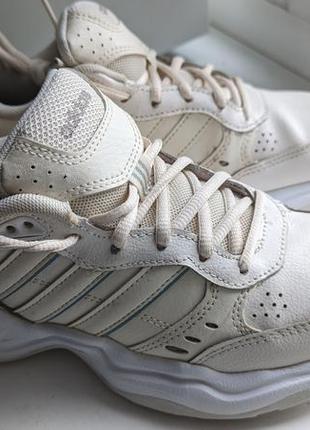 Кроссовки adidas strutter