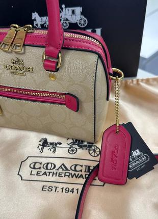 Coach bag жіноча брендова сумочка беж натуральна шкіра з рожевим малинова сумка мини женская бежевая малиновая розовая люкс натуральная кожа7 фото