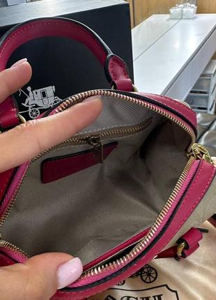 Coach bag жіноча брендова сумочка беж натуральна шкіра з рожевим малинова сумка мини женская бежевая малиновая розовая люкс натуральная кожа3 фото