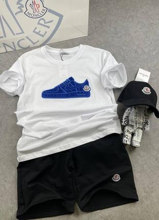 Летний чёрный спортивный костюм nike літній костюм nike з принтом на грудях найк