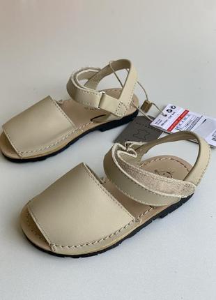 Босоніжки сандалі zara
