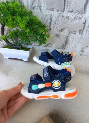 Детские кожаные босоножки