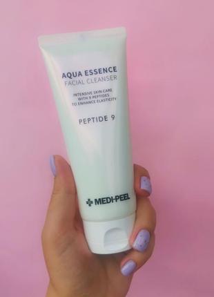 Мягкая пенка для умывания с пептидами medi-peel peptide 9 aqua essence facial cleanser.1 фото