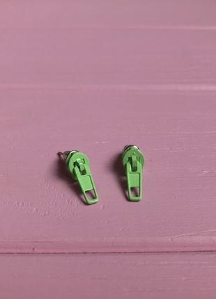 Новые серьги гвоздики зелёные замочки2 фото