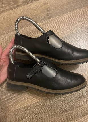 Кожаные туфли clarks7 фото