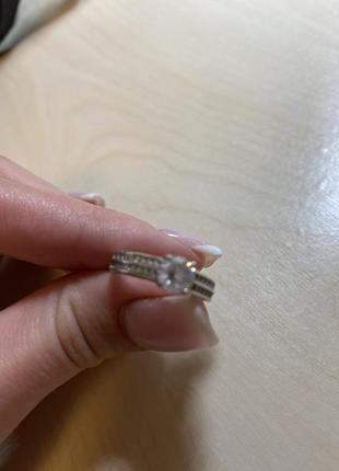 Серебряная кольца 925 проби 16.5 размер с фианитами