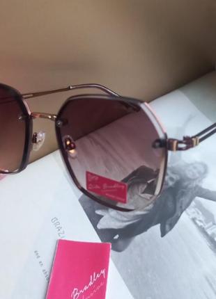 Сонячні жіночі окуляри бренду rita bradley італія1 фото