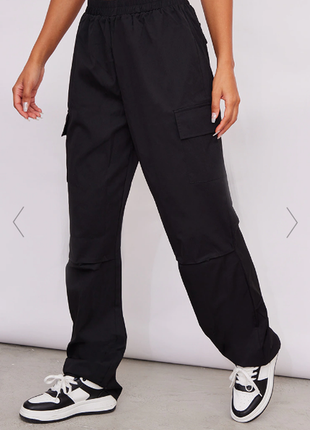 Черные прямые брюки карго с эластичной талией3 фото