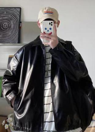 Оверсайз oversize чорна демісезонна куртка зі штучної шкіри4 фото