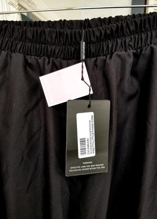 Черные прямые брюки карго с эластичной талией6 фото