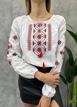 Жіноча вишиванка