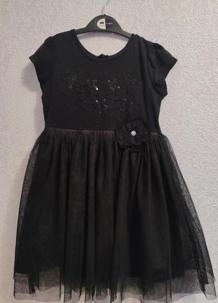Черное платье
