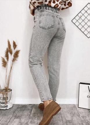Стильные универсальные джинсы mom в идеальном состоянии