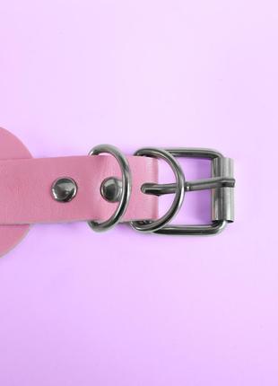 Розовый чокер с шипами и кольцом4 фото
