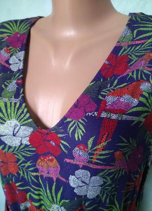 Улюблена віскозна літня трикотажна міді сукня tu/плаття з оборкою розрізом/принт пташки квіти