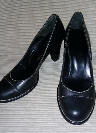 Шикарні шкіряні туфлі датського бренду billibi розмір 39 (25,5 см)