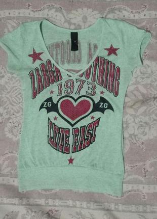 Футболочка женская со стазами!новая!в наличии есть несколько!распродажа!размер 42-46.