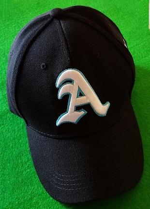 Бейсболка стильна помітна5 фото