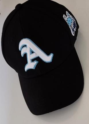 Бейсболка стильна помітна8 фото