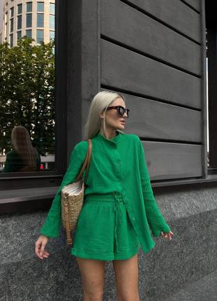 Костюм женский зеленый, однотонный оверсайз рубашка свободного кроя на пуговицах шорты на высокой посадке, качественный стильный