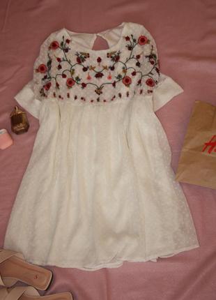 Короткий ромпер с вышивкой