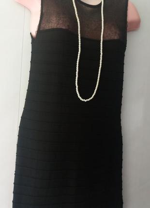 Плаття маленьке чорне.