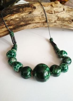 Зеленые керамические бусы-чокер