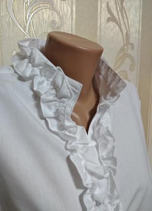 Белоснежная летняя блуза со шнуровкой.3 фото