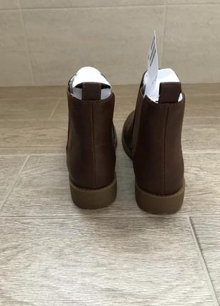 Жіночі зимові черевики челсі коричневого кольору на хутрі з еко шкіри нові3 фото