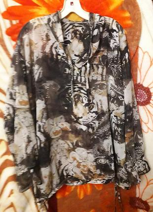 Кофточка с капюшоном большого размера