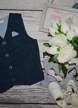 8 років 128 см дуже модна фірмова класна жилетка кежуал під будь-який наряд