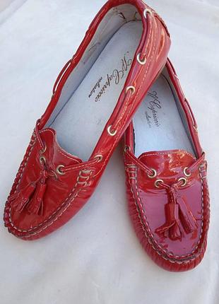 Туфли красные лаковые из натуральной кожи