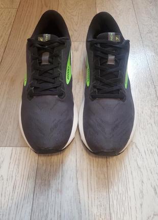 Продам кросівки brooks launch 7